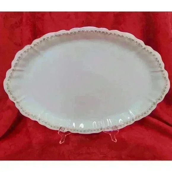 H & Co. Bavaria-"Tiara" Strawberry-Large Oval Platter - Picture 1 of 4